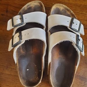 Women's Birkenstock Arizona White Sandle.Size 8.